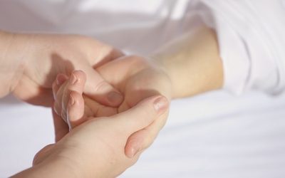 Hand Reflexology Tip – Stomach and Constipation Relief