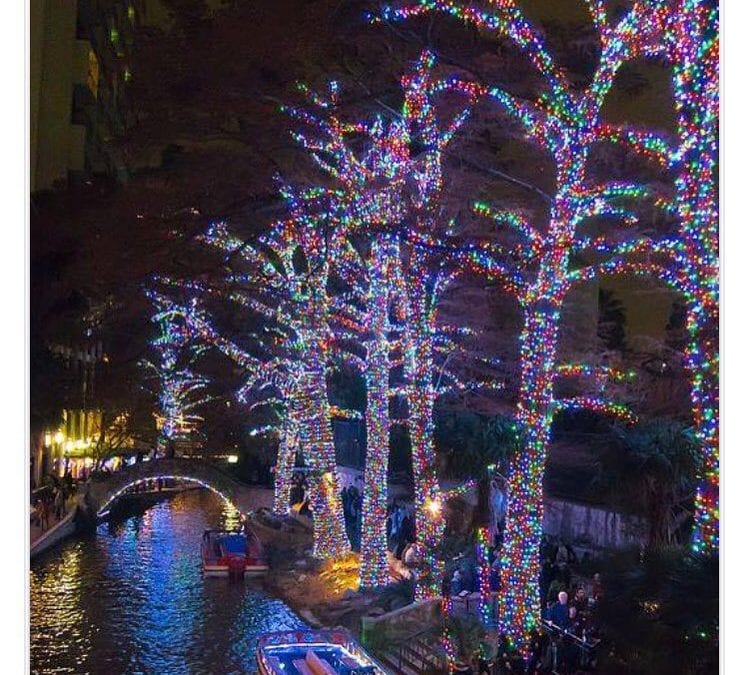 I would love to see the #river #walkway In #Texas this time of the year.