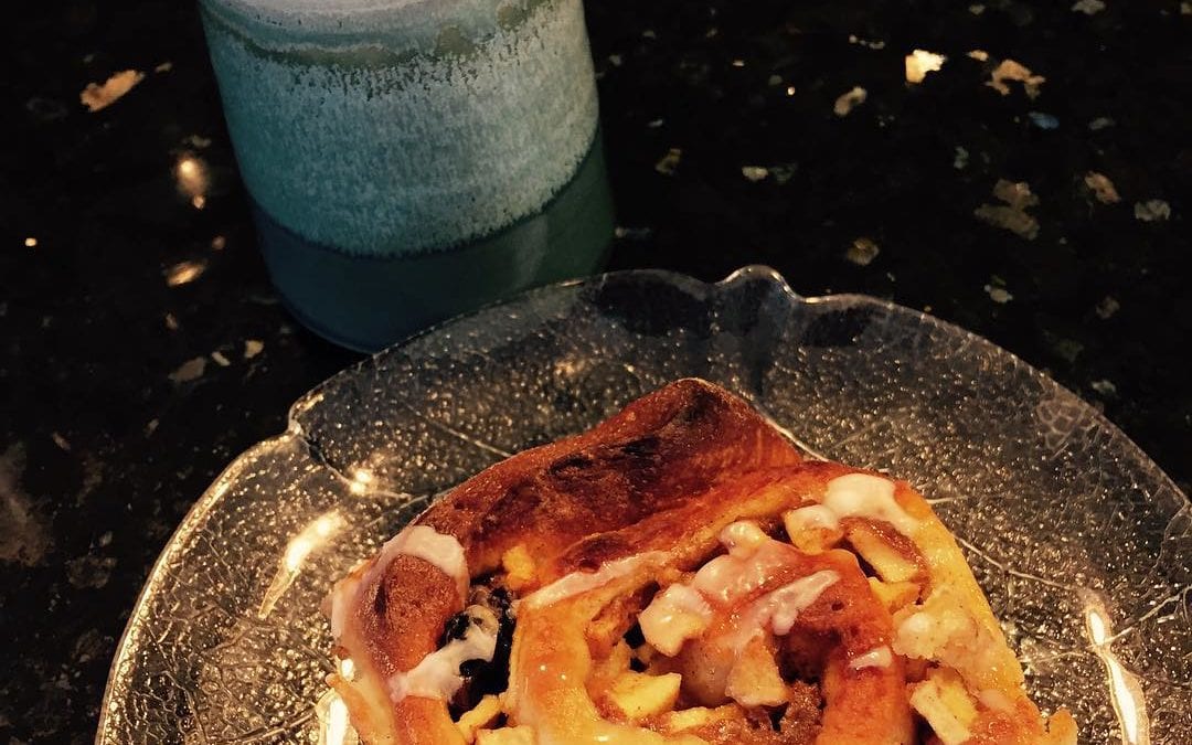 Hello #breakfast! #homemade #cinnamonroll #food #foodie #bakery