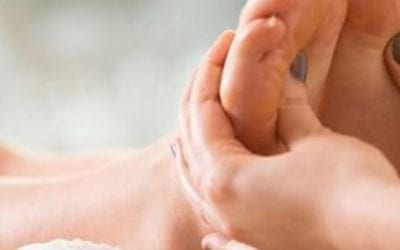 Here is a hand #reflexology tip to relieve #knee, #elbow, #shoulder #pain #selfcare https://youtu.be/A44CIG6TqVs