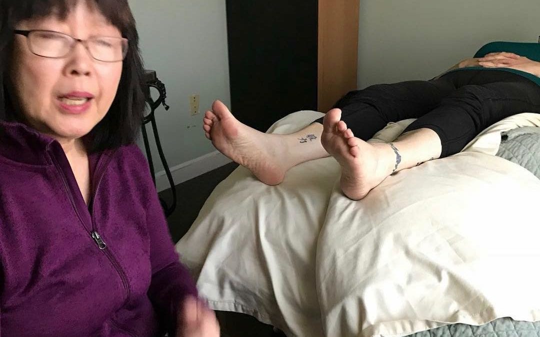 Nothing like a live demonstration with a client on the table for reflexology. https://youtu.be/5FRY0mhqo0I Relieving #sciatica pain fast with #reflexology #painrelief #holistic #selfcare. Learn the 2000 benefits how reflexology can help you, call the Healing Place 508-359-6463.